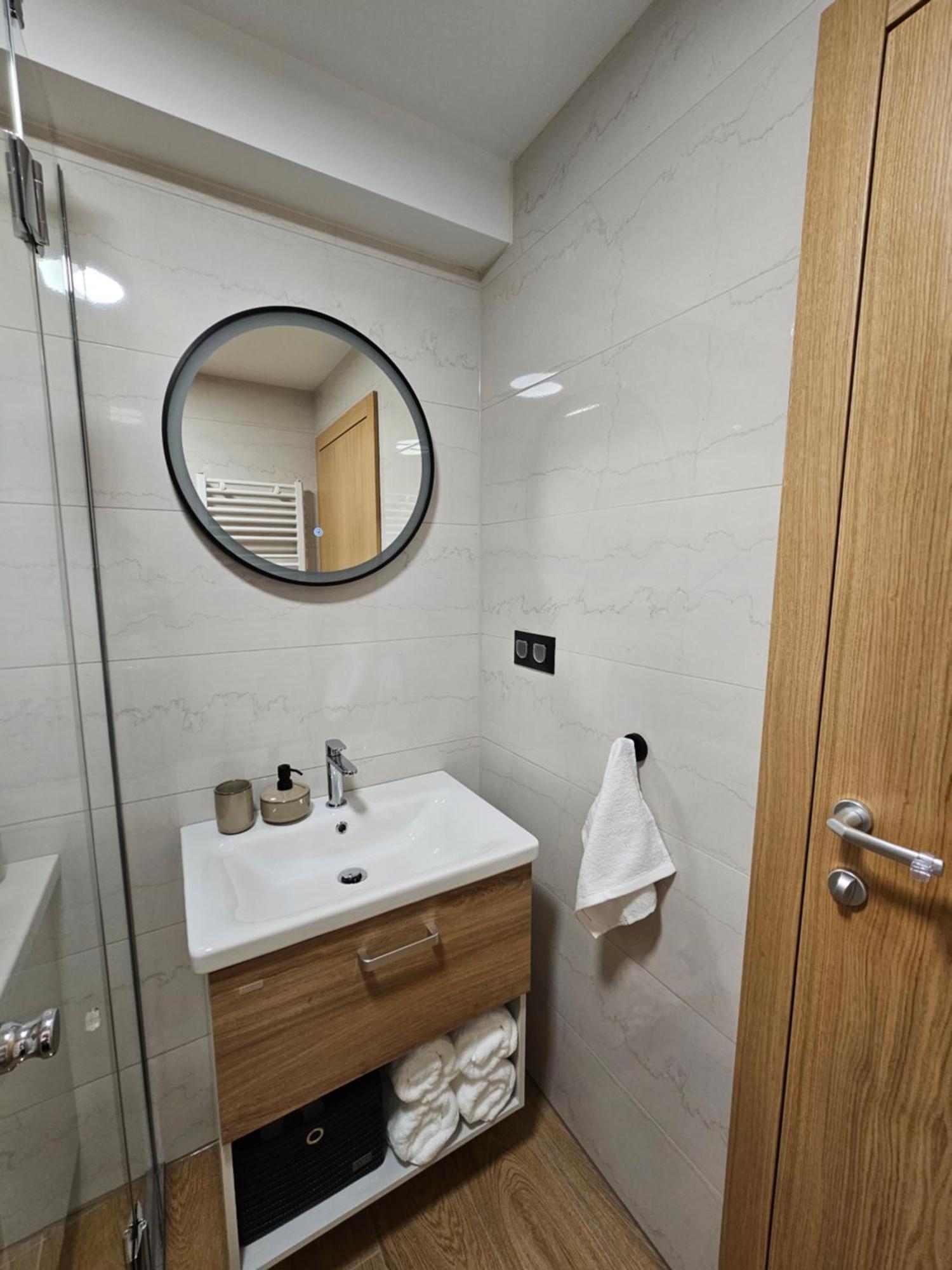 ליבנו Apartman Marin מראה חיצוני תמונה