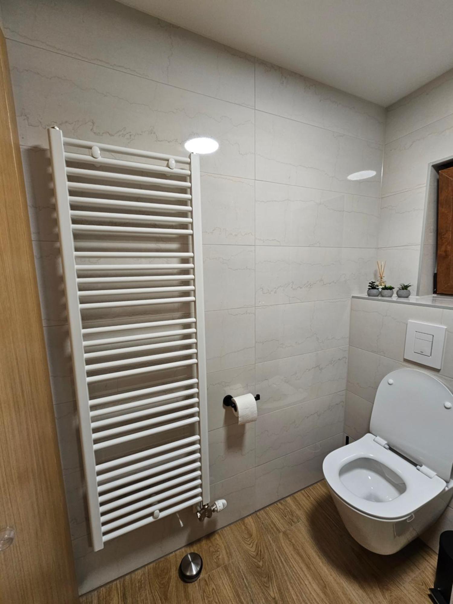 ליבנו Apartman Marin מראה חיצוני תמונה